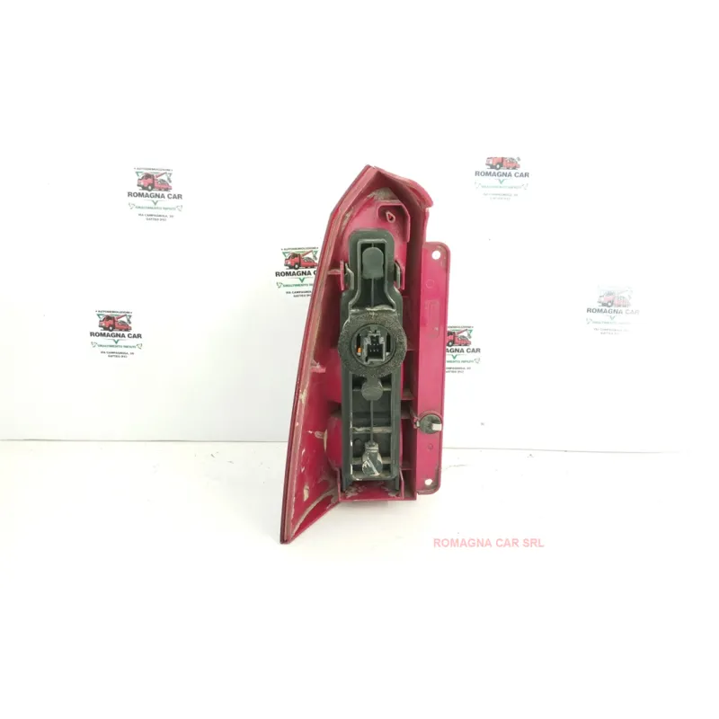 FANALE POST. DX. FORD FOCUS (CAP) (11/04-06/08) 1.6 TDCI (66KW) BER. 3P/D/1560CC