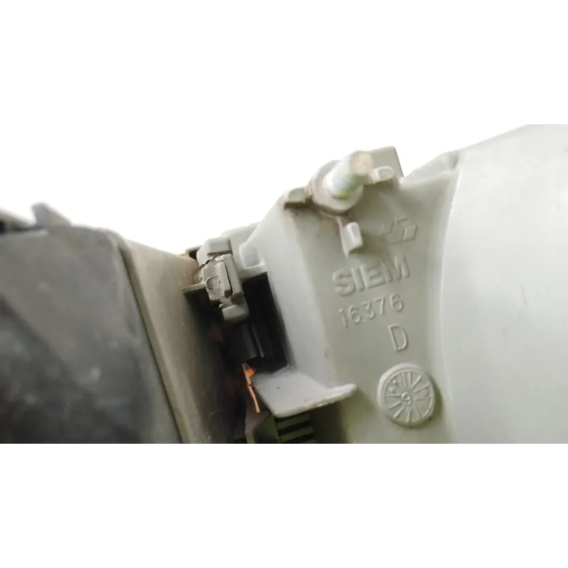 PROIETTORE CARELLO DX. FIAT UNO (06/94-09/95) 1.0 I.E. START BER. 5P/B/994CC