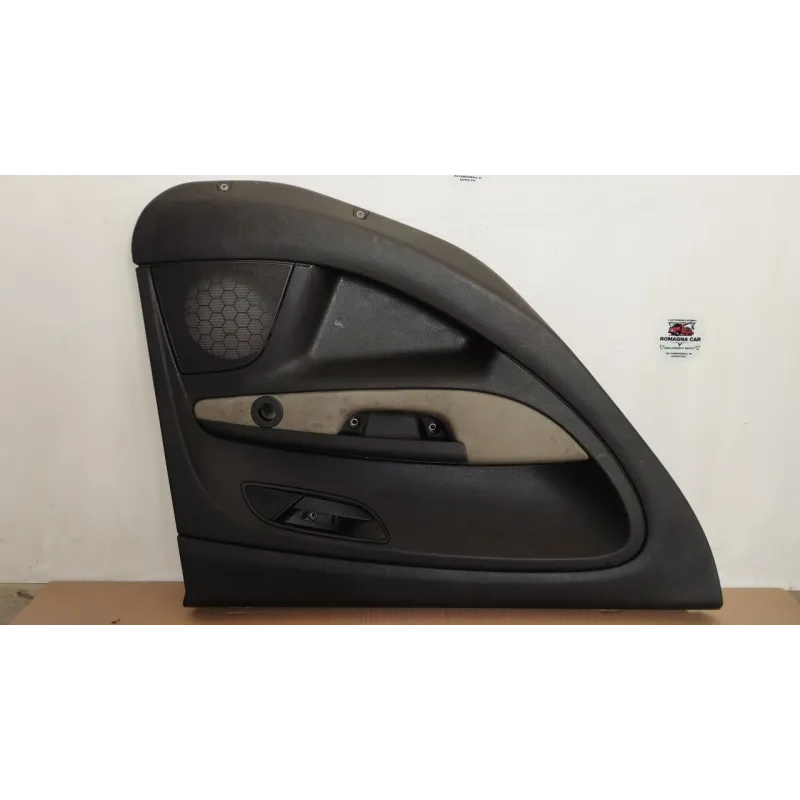 PANNELLO INT. PORTA POST. GRIGIO SX. FIAT GRANDE PUNTO (2Y) (06/05-12/08 1.3 MJT (55KW) BER 5P/D/1248CC