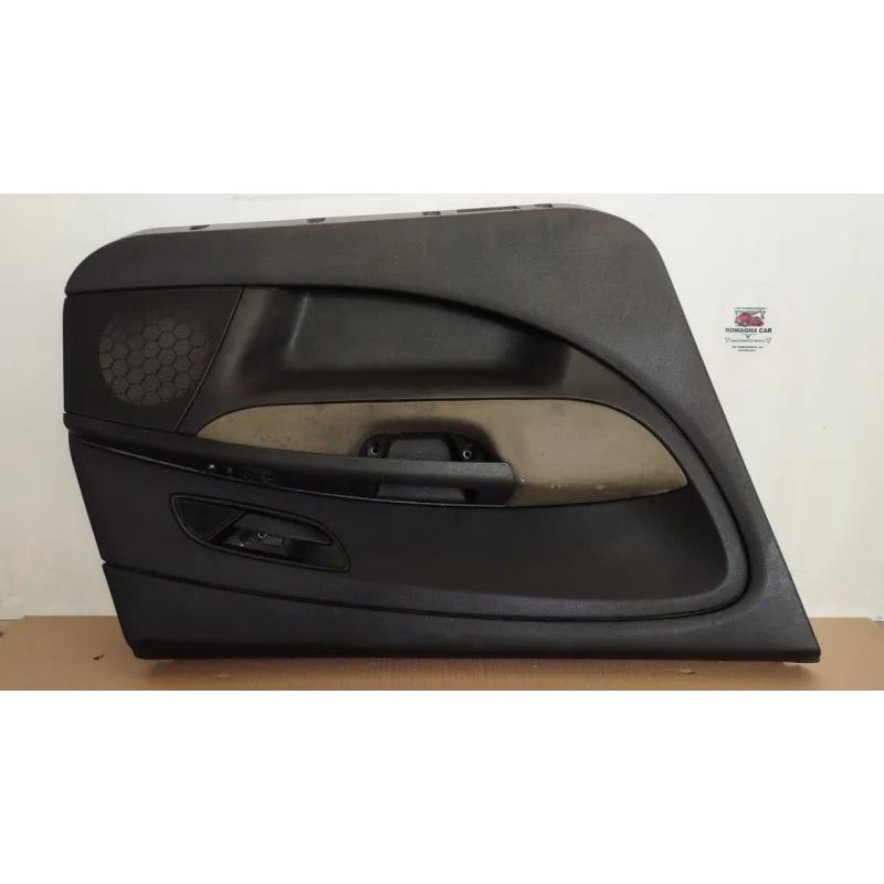 PANNELLO INT. PORTA ANT. GRIGIO SX. FIAT GRANDE PUNTO (2Y) (06/05-12/08 1.3 MJT (55KW) BER 5P/D/1248CC
