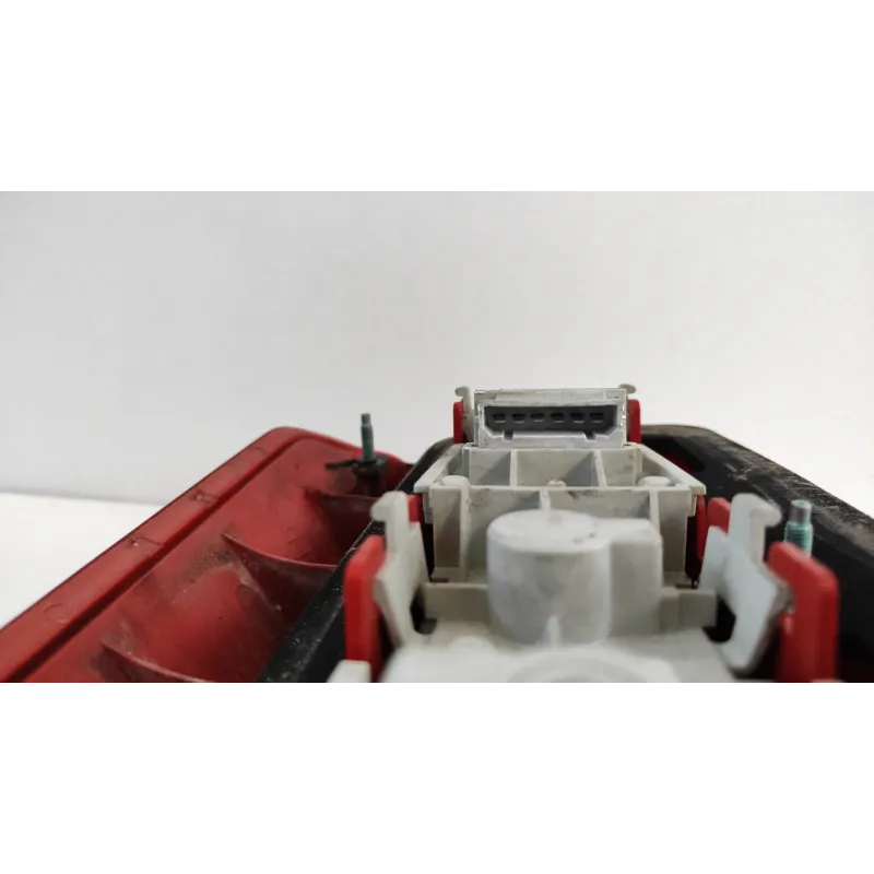 FANALE POST. DX. AUDI A2 (8Z) (06/00-02/06) 1.4 TDI BER. 5P/D/1422CC