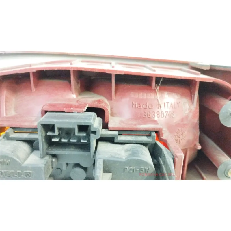FANALE POST. PARTE EST. DX. ALFA ROMEO 145 (04/94-04/99) 1.3 BER. 3P/B/1351CC